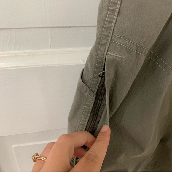 Men’s Kuhl Cargo Style Hiking Outdoor Camping Fishing Shorts Size 32 - Picture 3 of 13